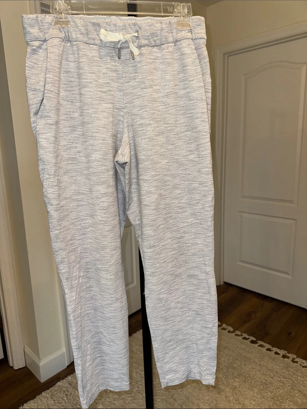Lululemon On The Fly Pants - Size 8